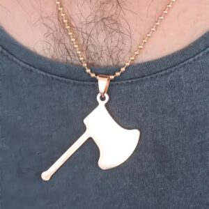 Kalbinle Rose Renk Metal Balta Figürlü Erkek Kolye ERK352