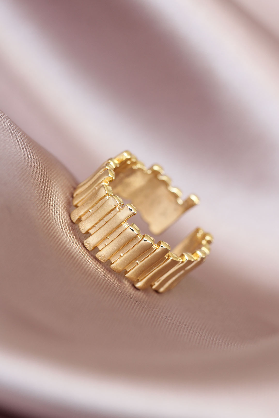 Gold Renk Metal Ayarlamalı Kadın Yüzük BYK1558