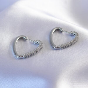 Gümüş Renk Zirkon Taşlı Kalp Model Kadın Küpe BKP7239