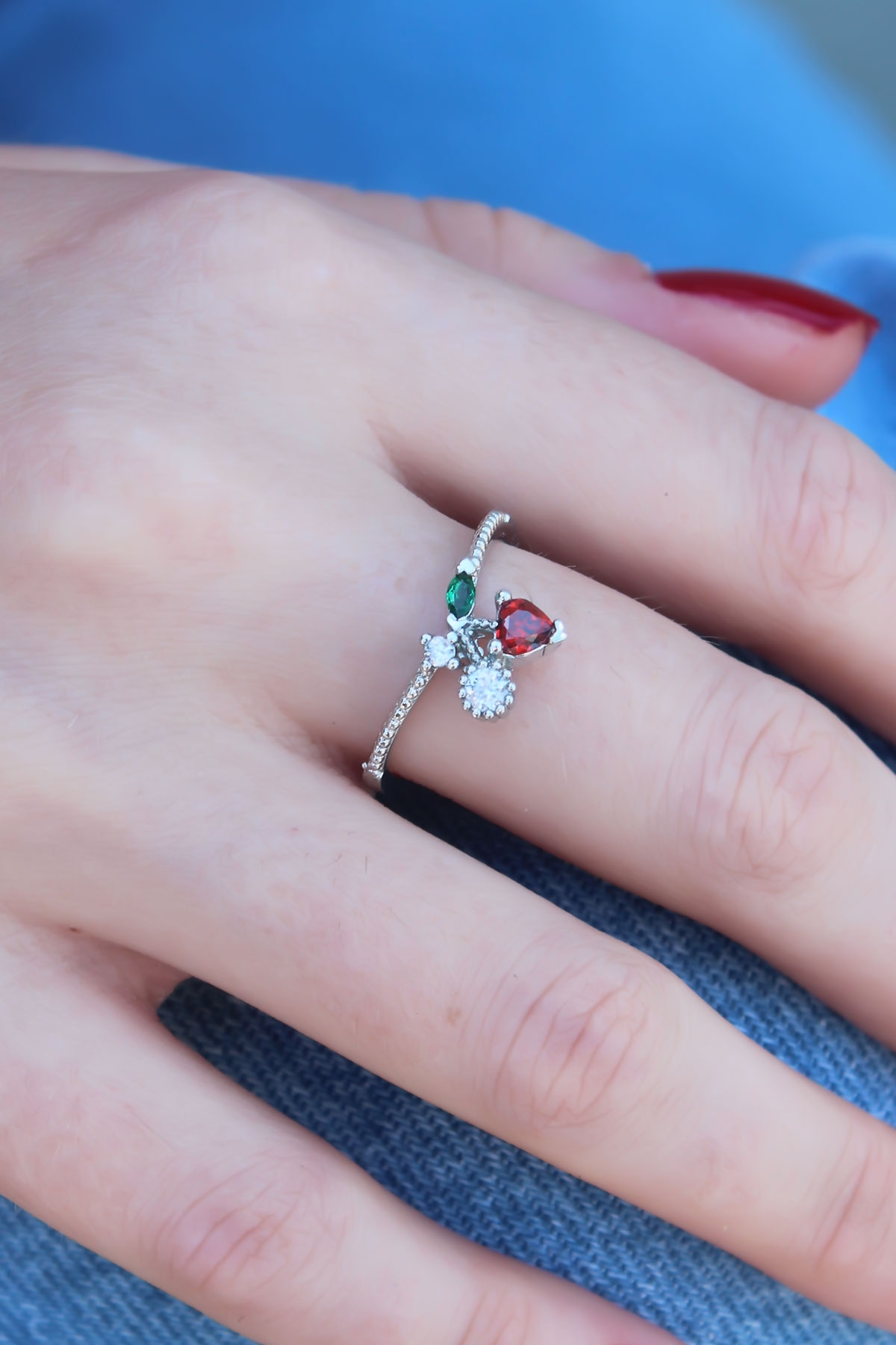 Gümüş Renk Kiraz Model Zirkon Taşlı Kadın Yüzük BYK2604