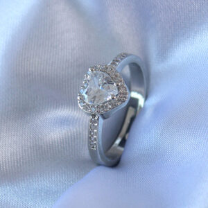 Gümüş Renk Kalp Zirkon Taşlı Charm Model Pirinç Kadın Yüzük BYK2725