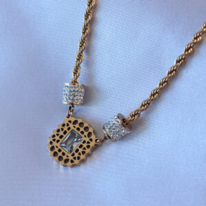 316L Çelik Gold Renk Lotus Model Zirkon Taşlı Burgu Zincir Kadın Kolye BKO7551