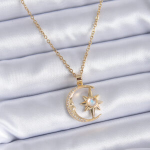 316L Çelik Gold Renk Zirkon Taşlı Ay Yıldız Model Kadın Kolye BKO7688
