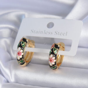 Pirinç Gold Renk Siyah Çiçek İşleme Kadın Küpe BKP7892