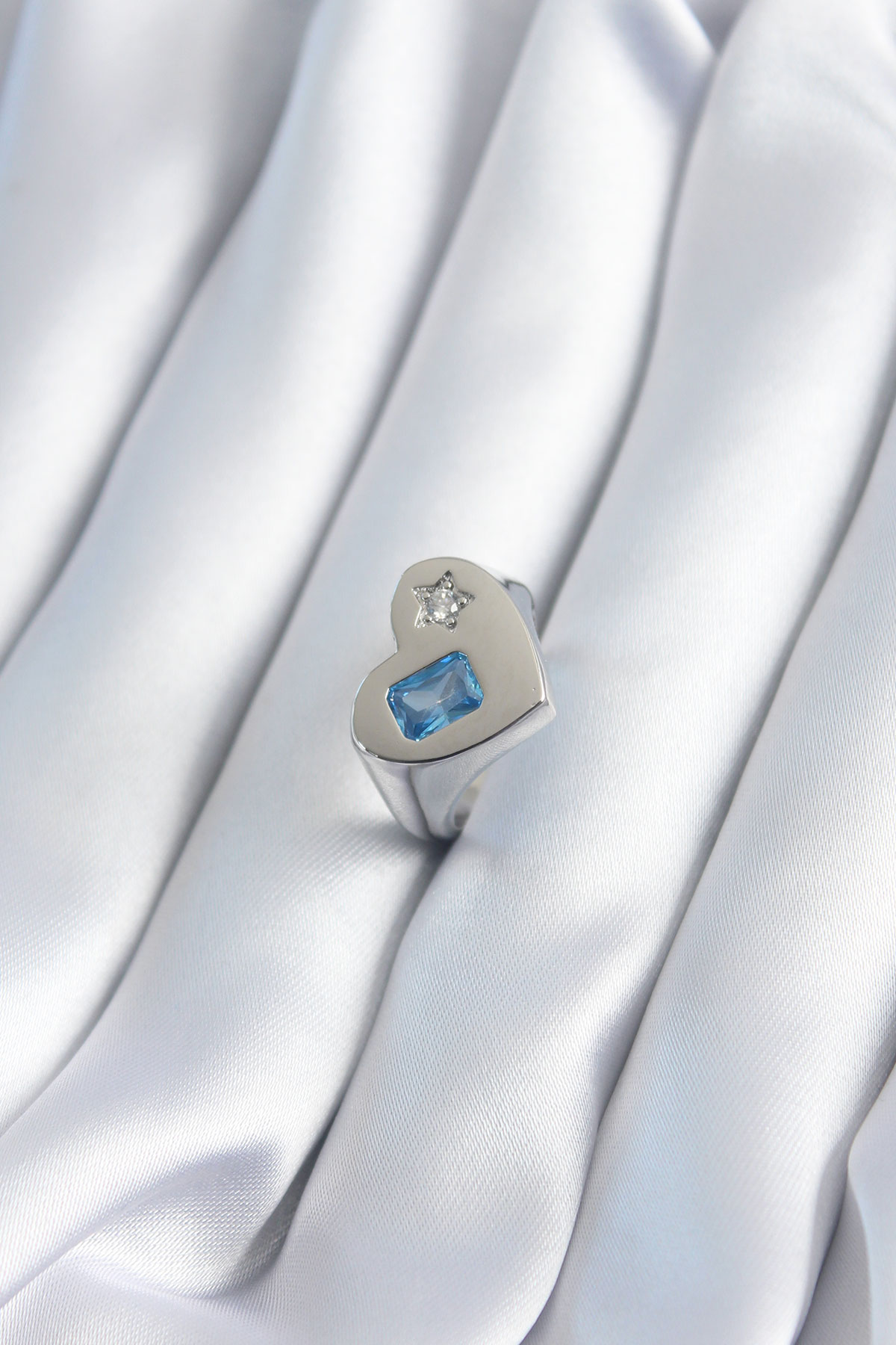 Pirinç Gümüş Renk Kalp Model Yıldız Zirkon Taş Detay Kadın Yüzük BYK2894