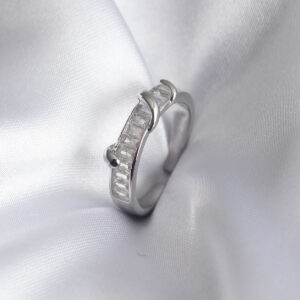 Pirinç Gümüş Renk Su Yolu Zirkon Taşlı Kadın Yüzük BYK2914