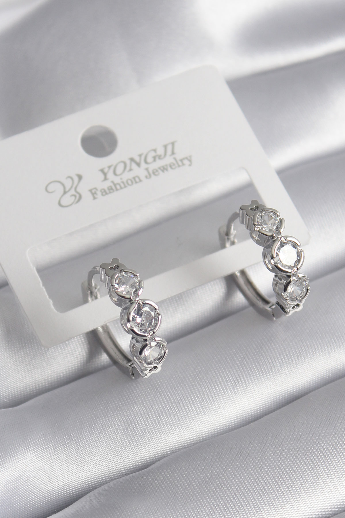 Pirinç Gold Renk Zirkon Taşlı Kalp Detay Kadın Küpe BKP8357