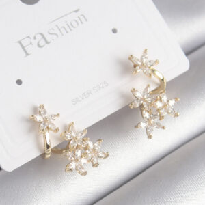 Pirinç Gold Renk Zirkon Taşlı Çiçek Tasarım Kadın Küpe BKP8605