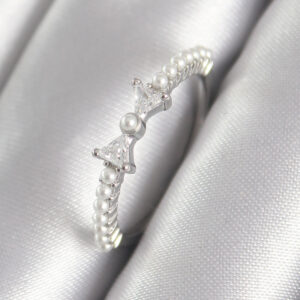 Pirinç Gümüş Renk Zirkon Taşlı Kurdele Model İnci Detay Kadın Yüzük BYK3060