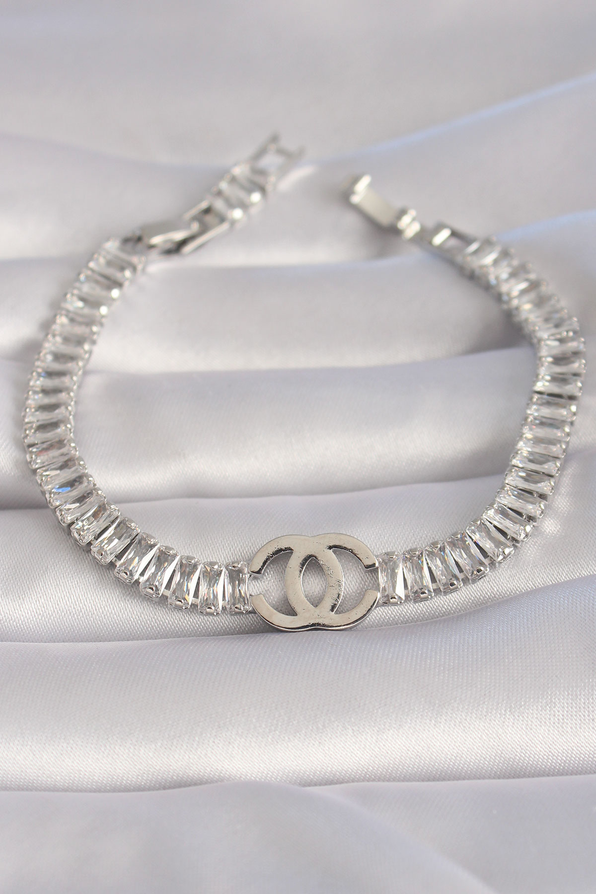 Pirinç Gümüş Renk Zirkon Taşlı Su Yolu Model VIP Seri Kadın Bileklik BB5984