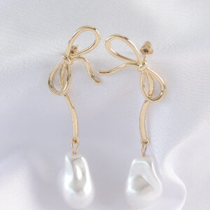 Pirinç Gold Renk Fiyonk Model İnci Taşlı Uzun Küpe BKP8923