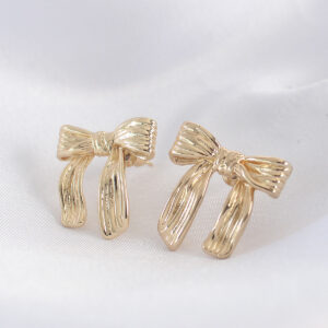 Pirinç Gold Renk Çizgi Detay Fiyonk Küpe BKP8934