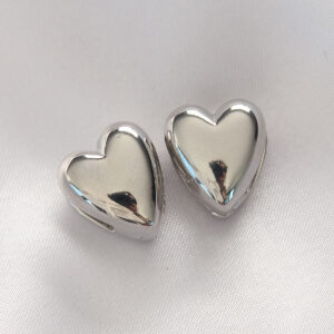 Pirinç Gümüş Renk Minimal Bombeli Kalp Küpe BKP8969