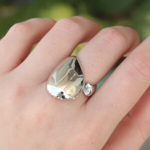 Pirinç Gümüş Renk Ayarlanabilir İri Bombeli Yüzük BYK3177