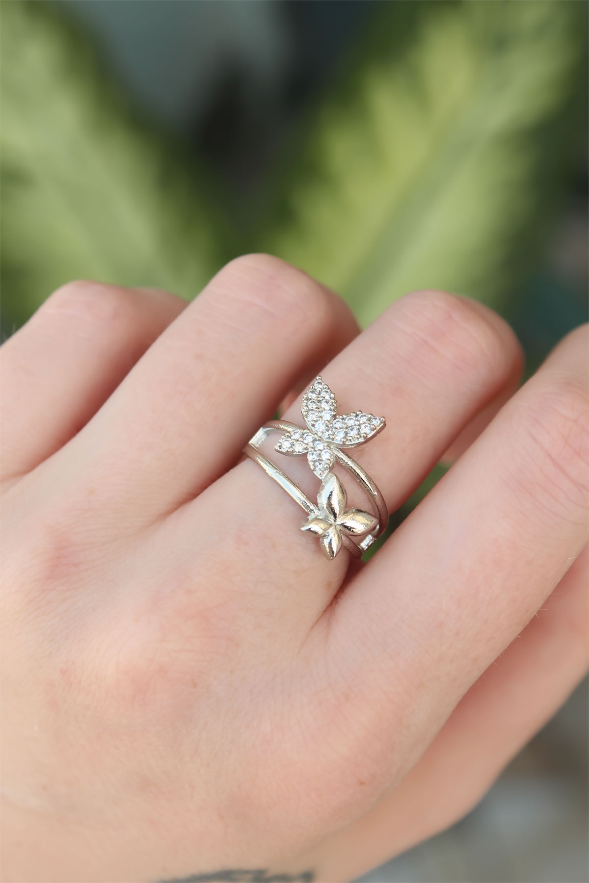 Pirinç Gümüş Renk Ayarlanabilir Zirkon Taşlı Kelebek Yüzük BYK3189