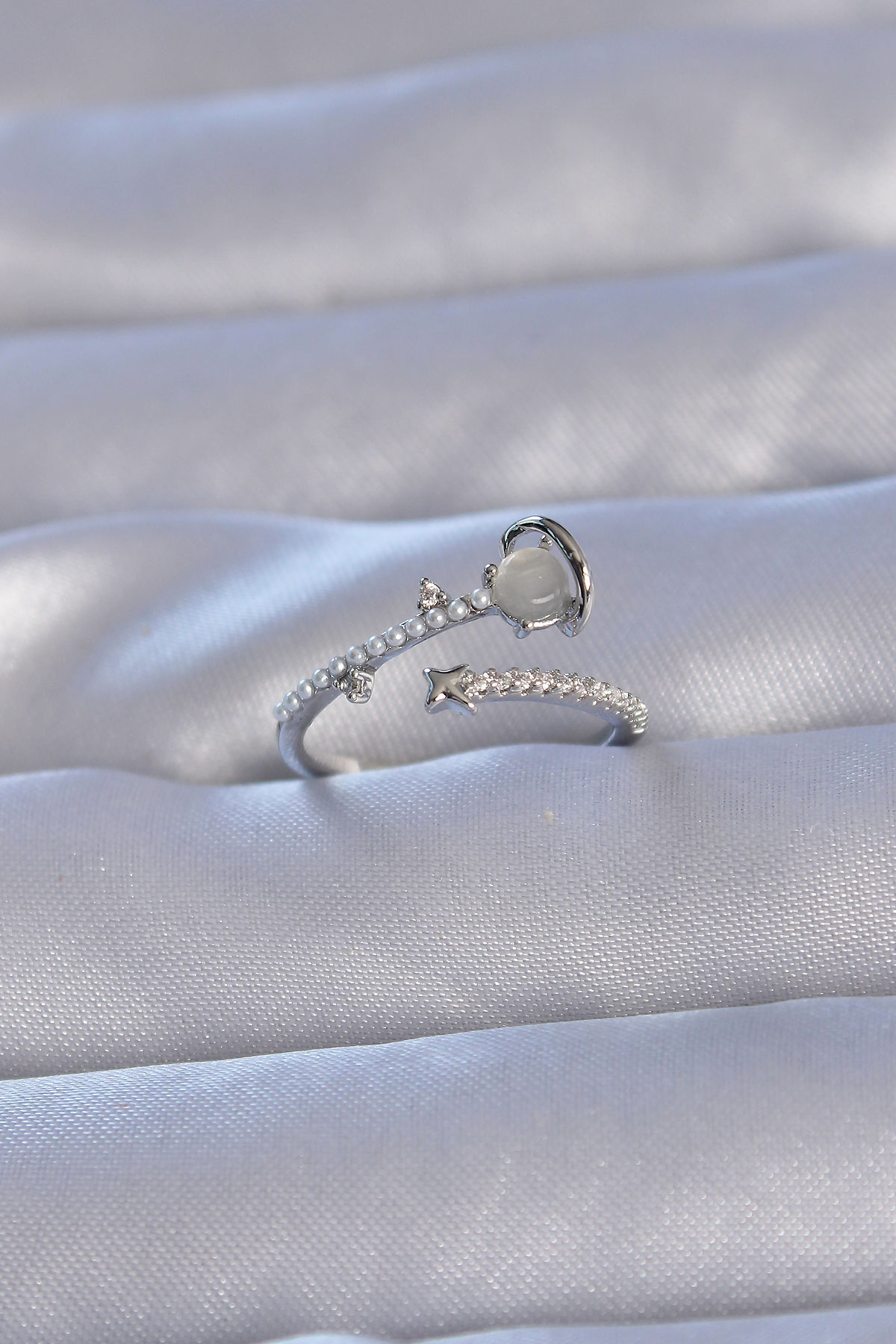 Pirinç Gümüş Renk Zirkon Taşlı İncili Satürn Model Ayarlanabilir Yüzük BYK3222