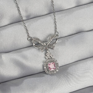 316L Çelik Gümüş Renk Fiyonk Detay Pembe Zirkon Taşlı Tektaş Kolye BKO8923