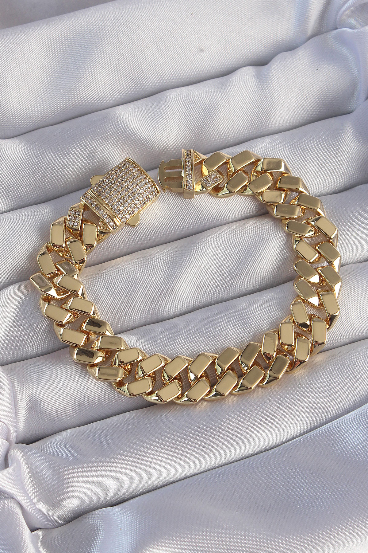 Vip Seri Gurmet Zirkon Taşlı Gold Renk Bileklik BB6173