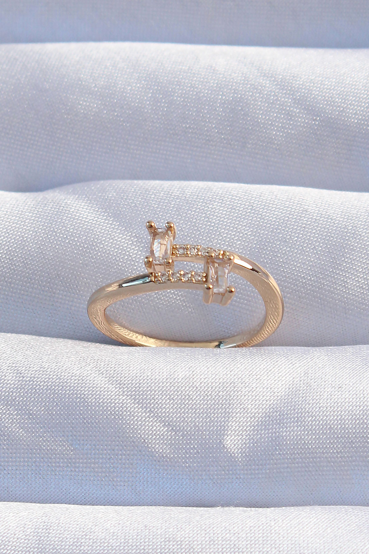 Pirinç Gold Renk Zirkon Taşlı Geometrik Ayarlanabilir Yüzük BYK3239