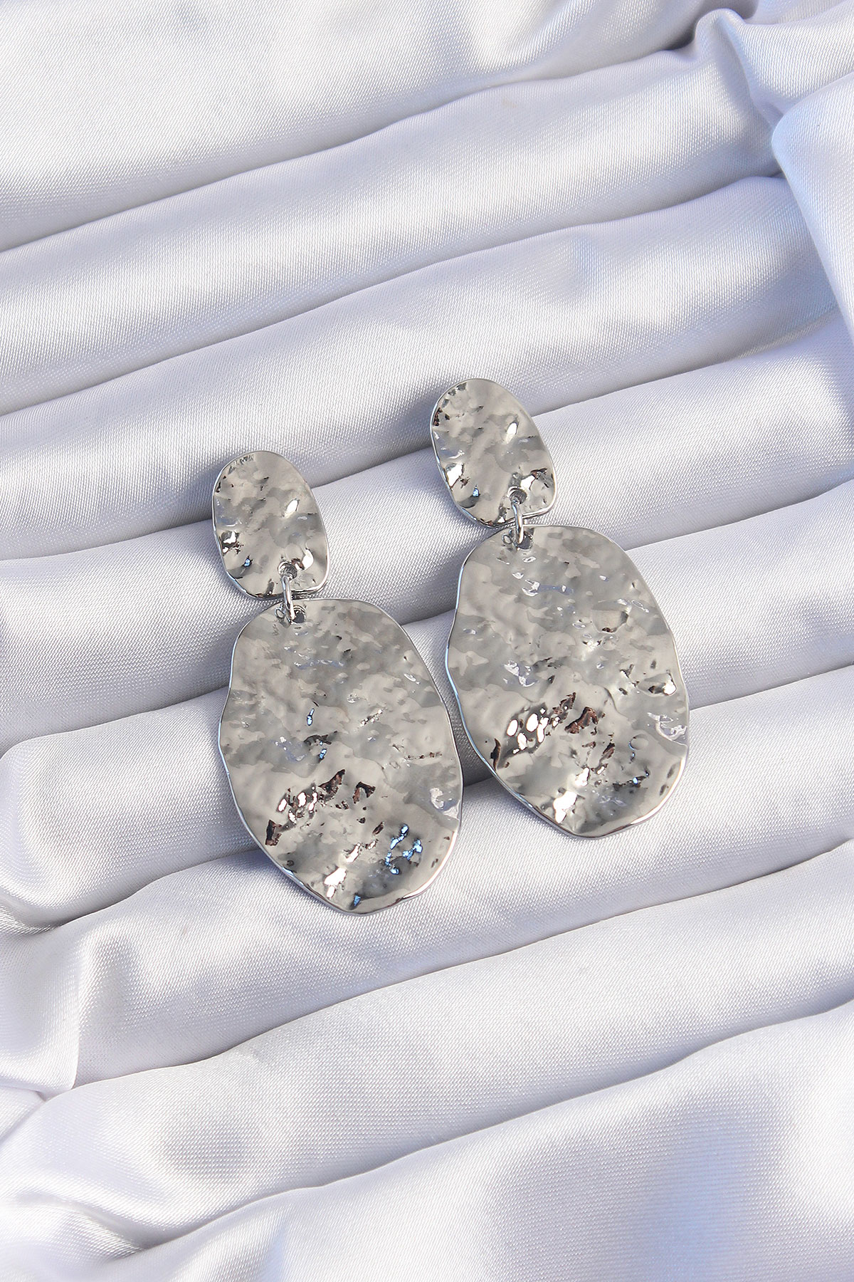 Pirinç Gümüş Renk Ezme Plaka Küpe BKP9242