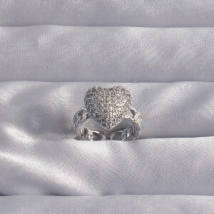 Pirinç Ayarlamalı Gümüş Renk Zirkon Taşlı Bombeli Kalp Yüzük BYK3282