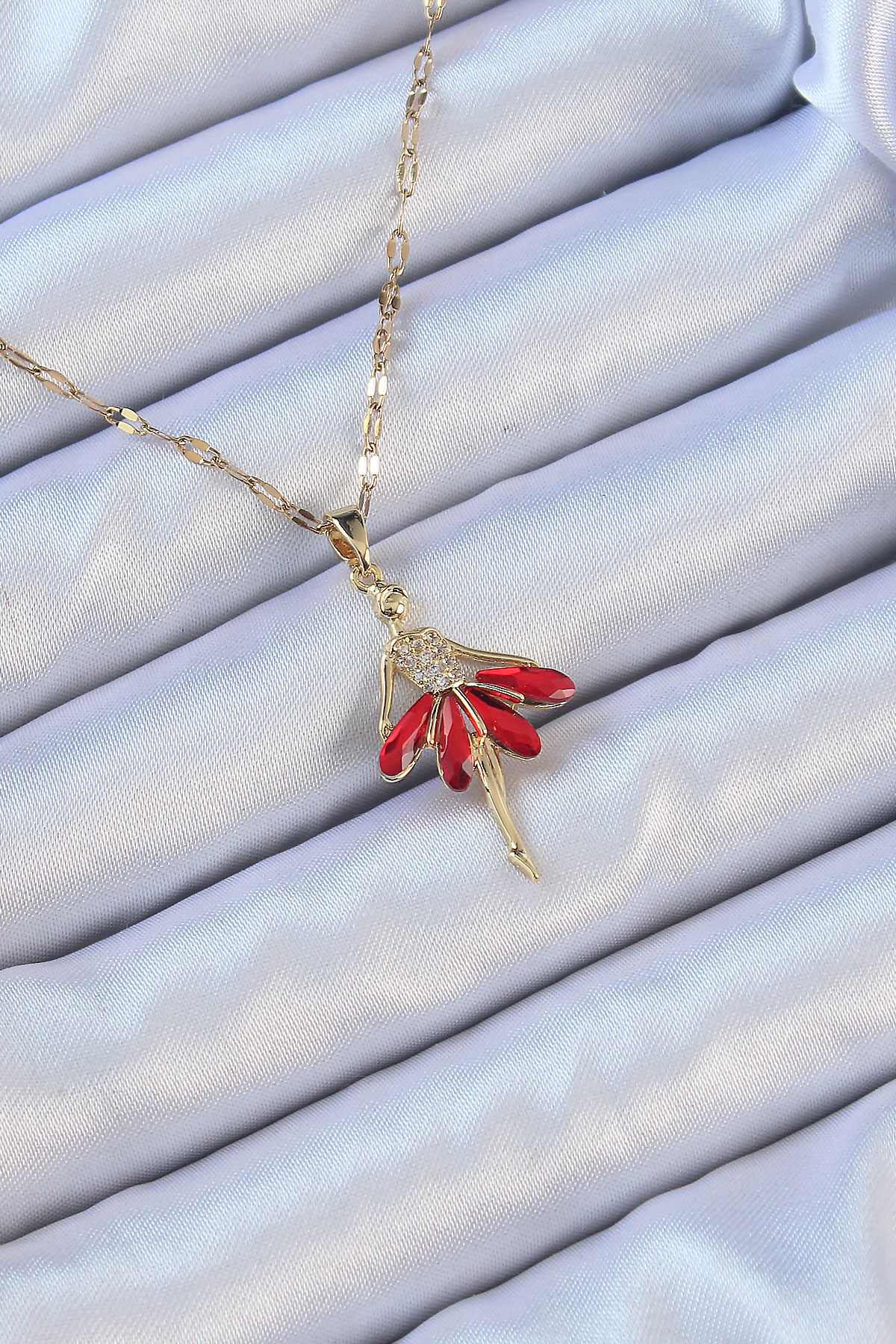 316L Çelik Zincir Altın Renk Kırmızı Etekli Zirkon Taşlı Balerin Kolye BKO9099