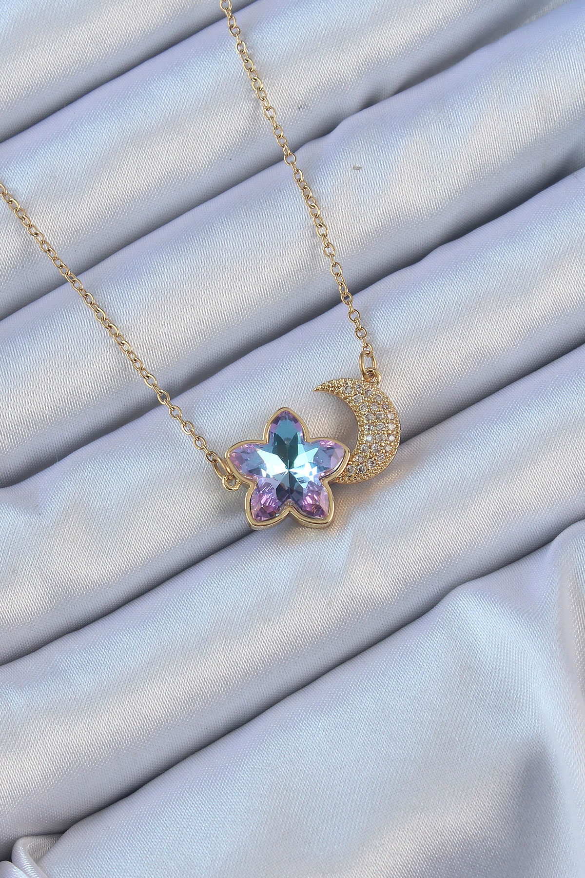 316L Çelik Zincir Altın Renk Ay Tasarımlı Renkli Zirkon Taşlı Çiçek Kolye BKO9135