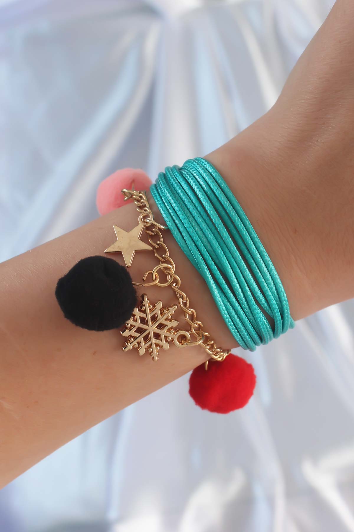 Turkuaz Renk Kar Tanesi Figür Zincir Detay İpli Çoklu Bileklik BB6346