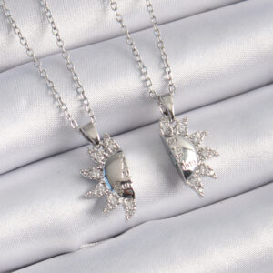 316L Çelik Gümüş Renk Zirkon Taşlı Güneş Model İşleme Yazı Detay Arkadaşlık Kolyesi BKO9289