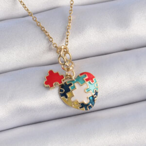 316L Çelik Gold Renk Yapboz Motif Kalp Figür Charm Model Kadın Kolye BKO9316