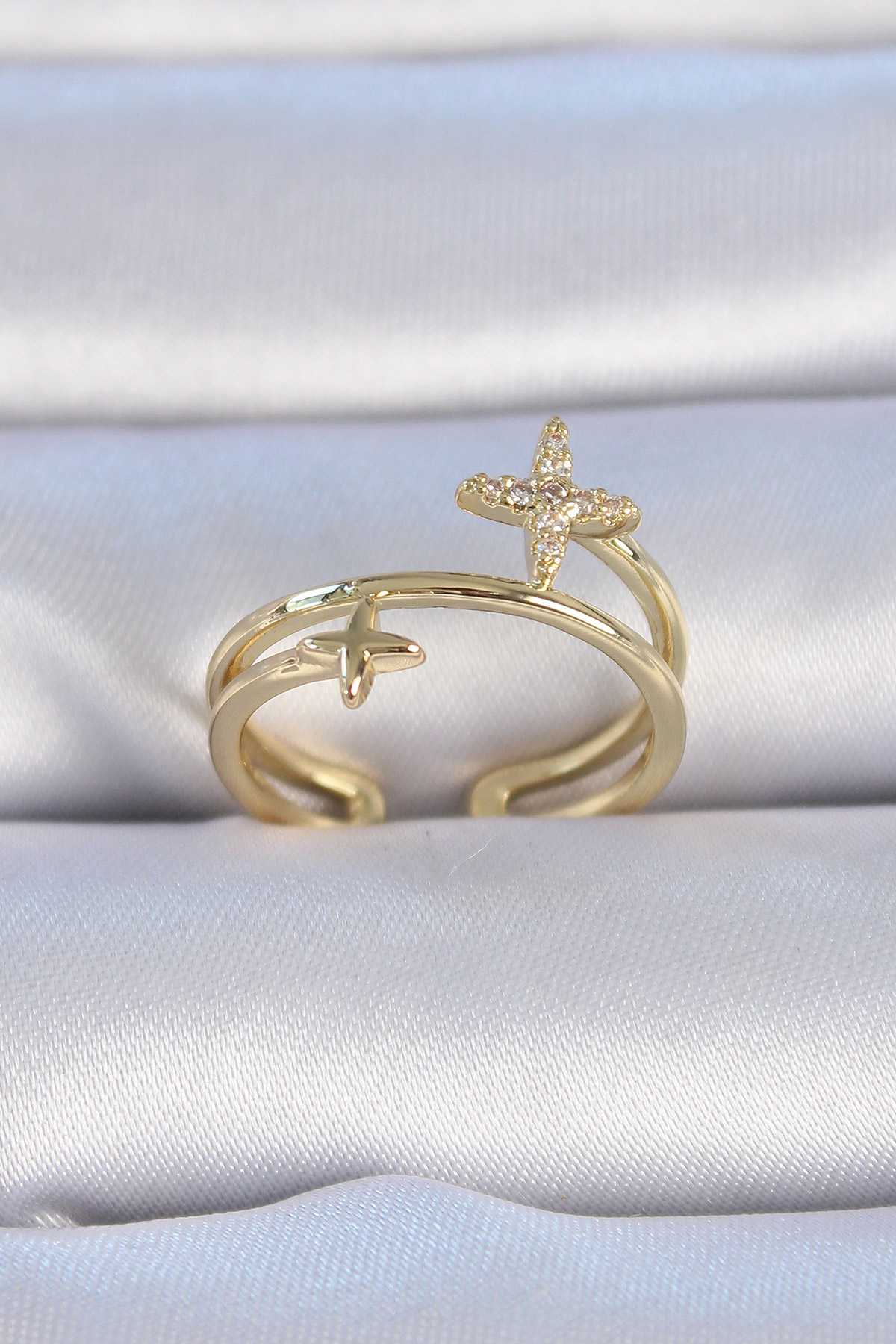 Pirinç Gold Renk Zirkon Taşlı Yıldız Model Kadın Yüzük BYK3328