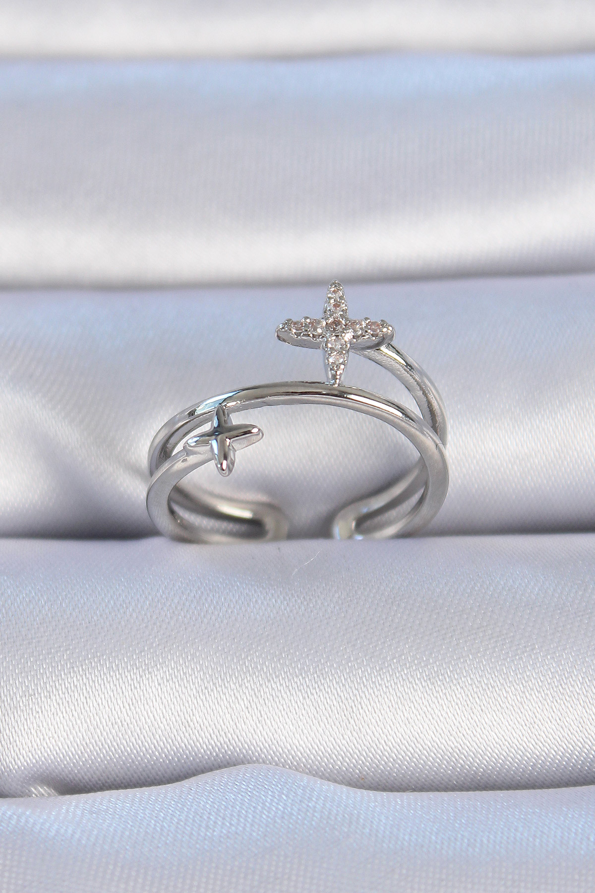 Pirinç Gümüş Renk Zirkon Taşlı Yıldız Model Kadın Yüzük BYK3329