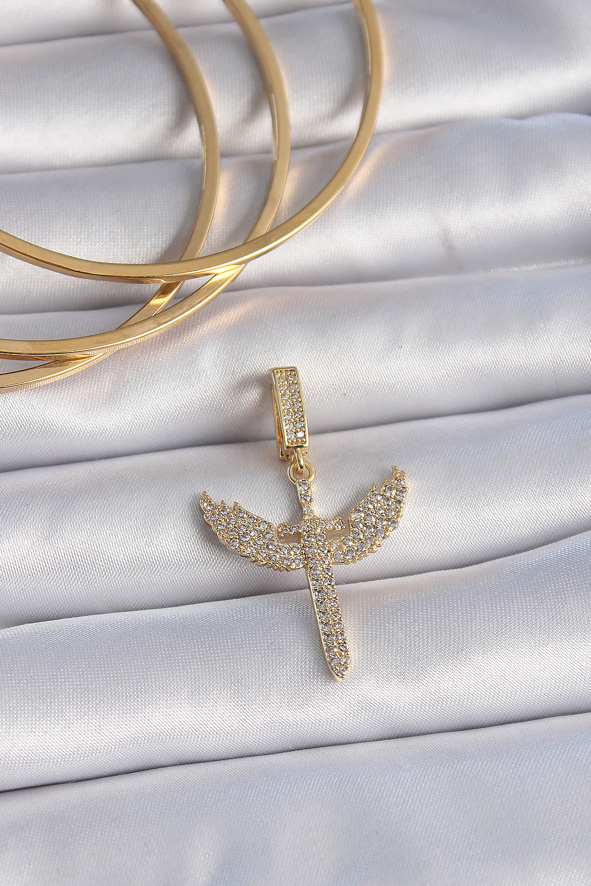 Pirinç Gold Renk Zirkon Taşlı Mikail Model Ajda Charm BC1003