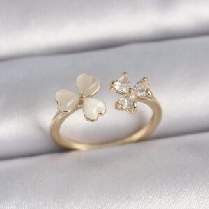 Pirinç Gold Renk Ayarlanabilir Zirkon Taşlı Kalp Beyaz Mineli Model Kadın Yüzük BYK3388