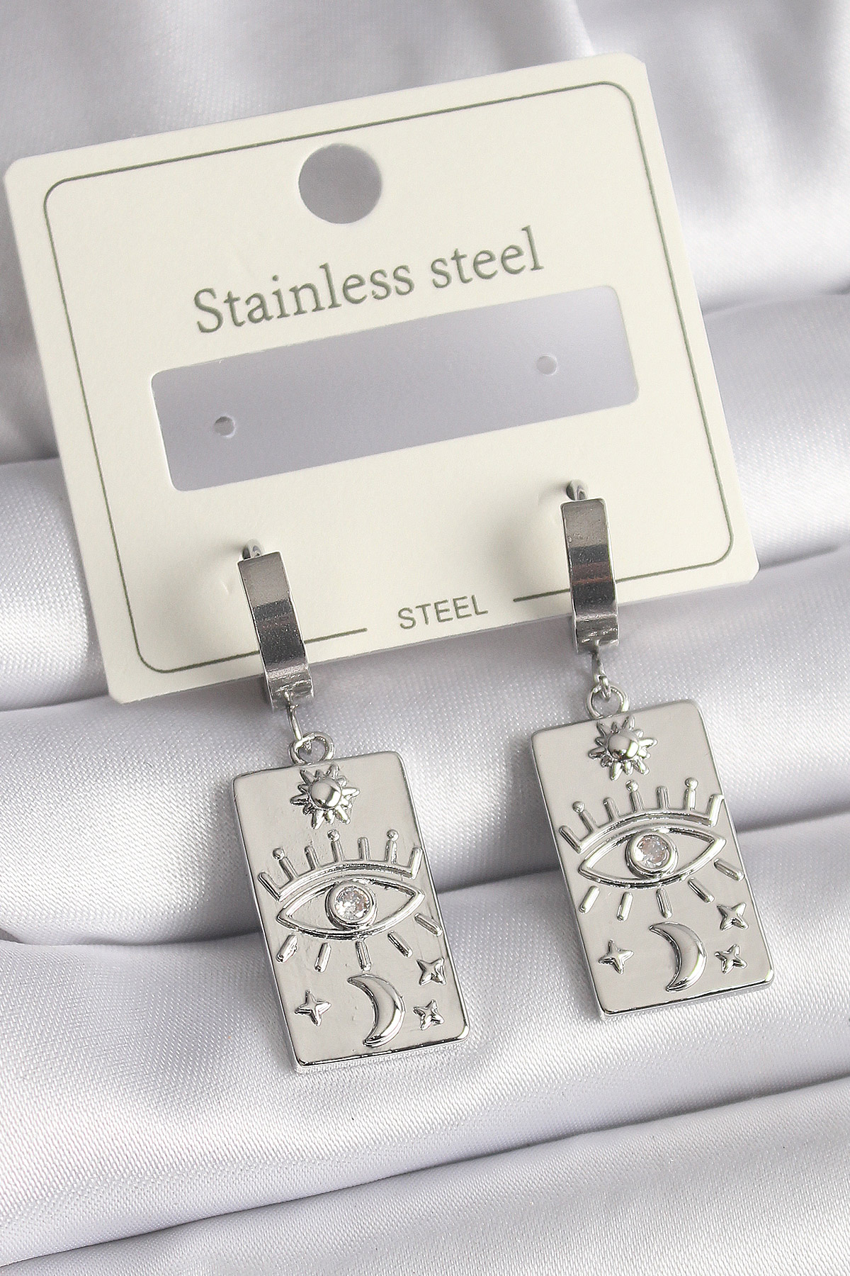 316L Çelik Gümüş Renk Zirkon Taşlı Göz İşleme Detaylı Plaka Model Kadın Küpe BKP9699