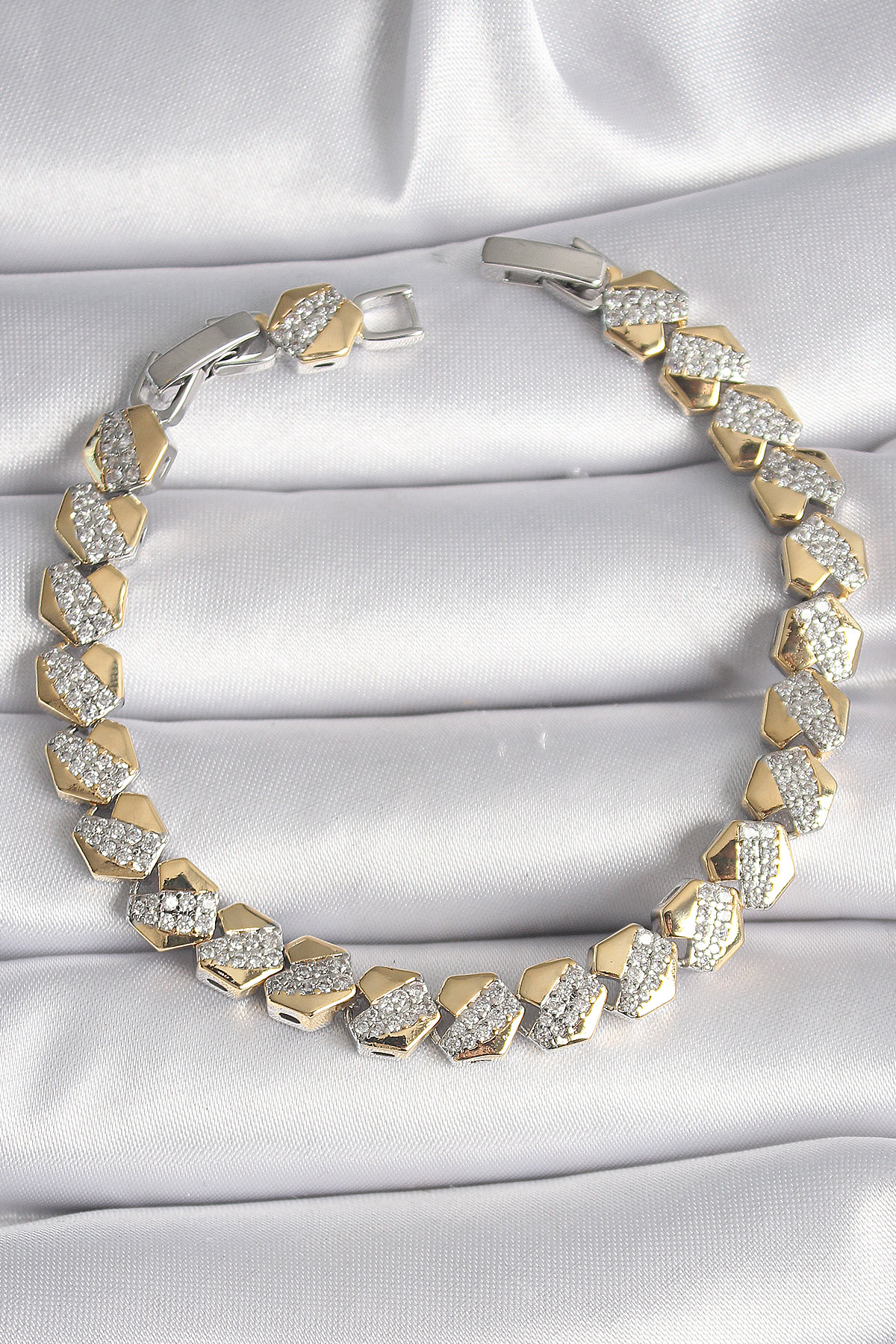 Pirinç Mix Renk Kalp Model Zirkon Taşlı VIP Seri Kadın Bileklik BB6494