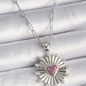 316L Çelik Gümüş Renk Pembe Zirkon Taşlı Kalp İşleme Madalyon Model Kadın Kolye BKO9533