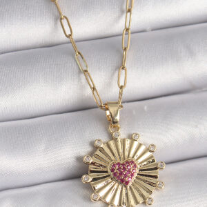 316L Çelik Gold Renk Pembe Zirkon Taşlı Kalp İşleme Madalyon Model Kadın Kolye BKO9534
