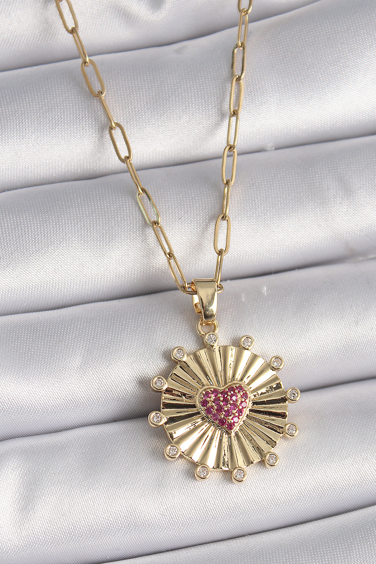 316L Çelik Gold Renk Pembe Zirkon Taşlı Kalp İşleme Madalyon Model Kadın Kolye BKO9534