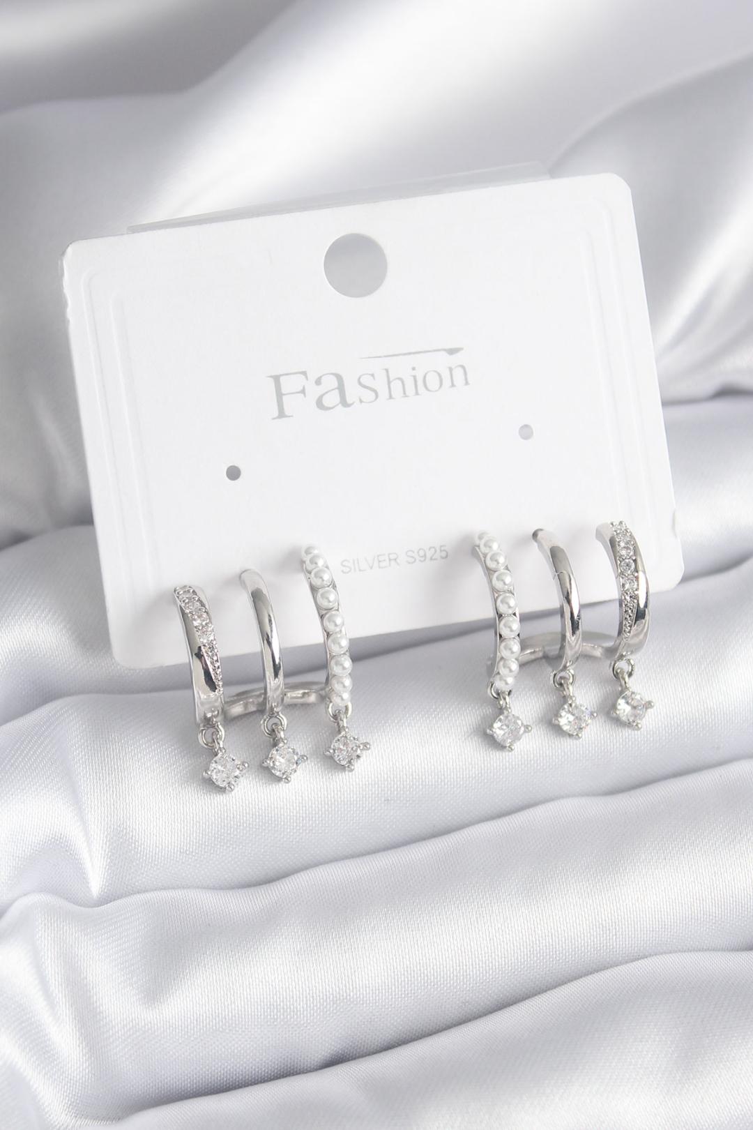 Pirinç Gümüş Renk Zirkon Taş Detay İncili Kadın Küpe BKP9748