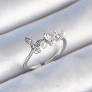 Pirinç Gümüş Renk Zirkon Taşlı Kalp Yaprak Model İnci Detay Kadın Yüzük BYK3431