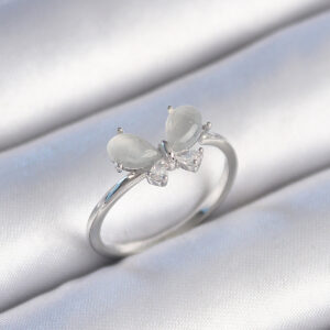 Pirinç Gümüş Renk Zirkon Taşlı Beyaz Mineli Kelebek Model Kadın Yüzük BYK3465