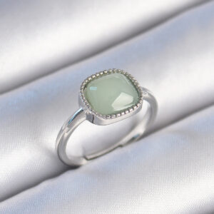 Pirinç Gümüş Renk Yeşil Kare Mineli Kadın Yüzük BYK3473