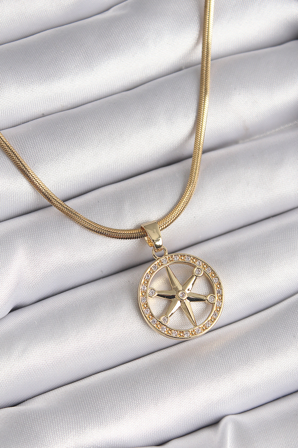 316L Çelik Gold Renk İtalyan Zincir Zirkon Taşlı Kutup Yıldız Model Kadın Kolye BKO9595