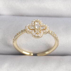 Pirinç Gold Renk Zirkon Taşlı Yonca Model İnci Detay Kadın Yüzük BYK3494