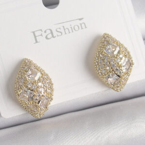 Pirinç Gold Renk Zirkon Taş İşlemeli Damla Model Kadın Küpe BKP9862