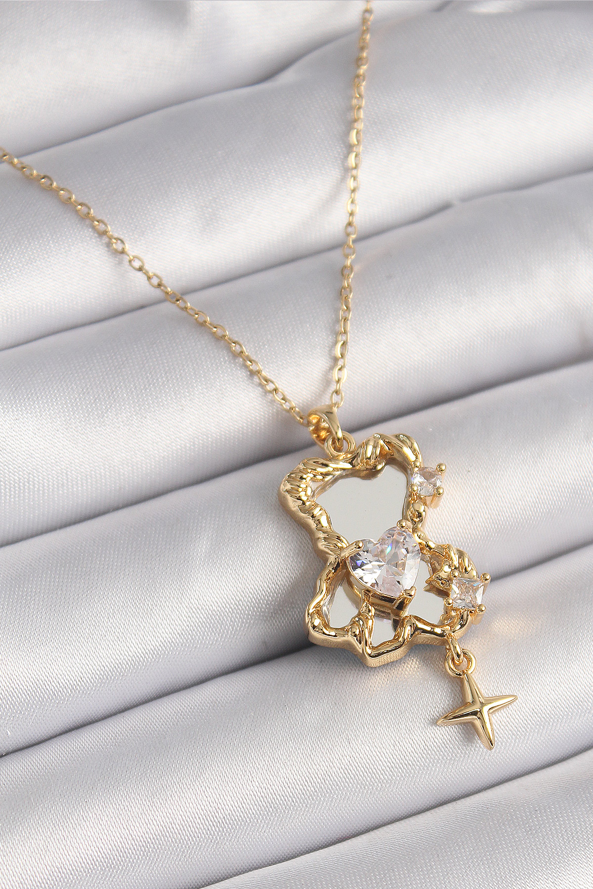 316L Çelik Gold Renk Zincir Ayna Ayıcık Model Zirkon Taşlı Kalp Model Kadın Kolye BKO9626