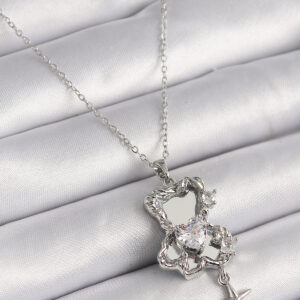 316L Çelik Gümüş Renk Ayna Ayıcık Model Zirkon Taşlı Kalp Detay Kadın Kolye BKO9627