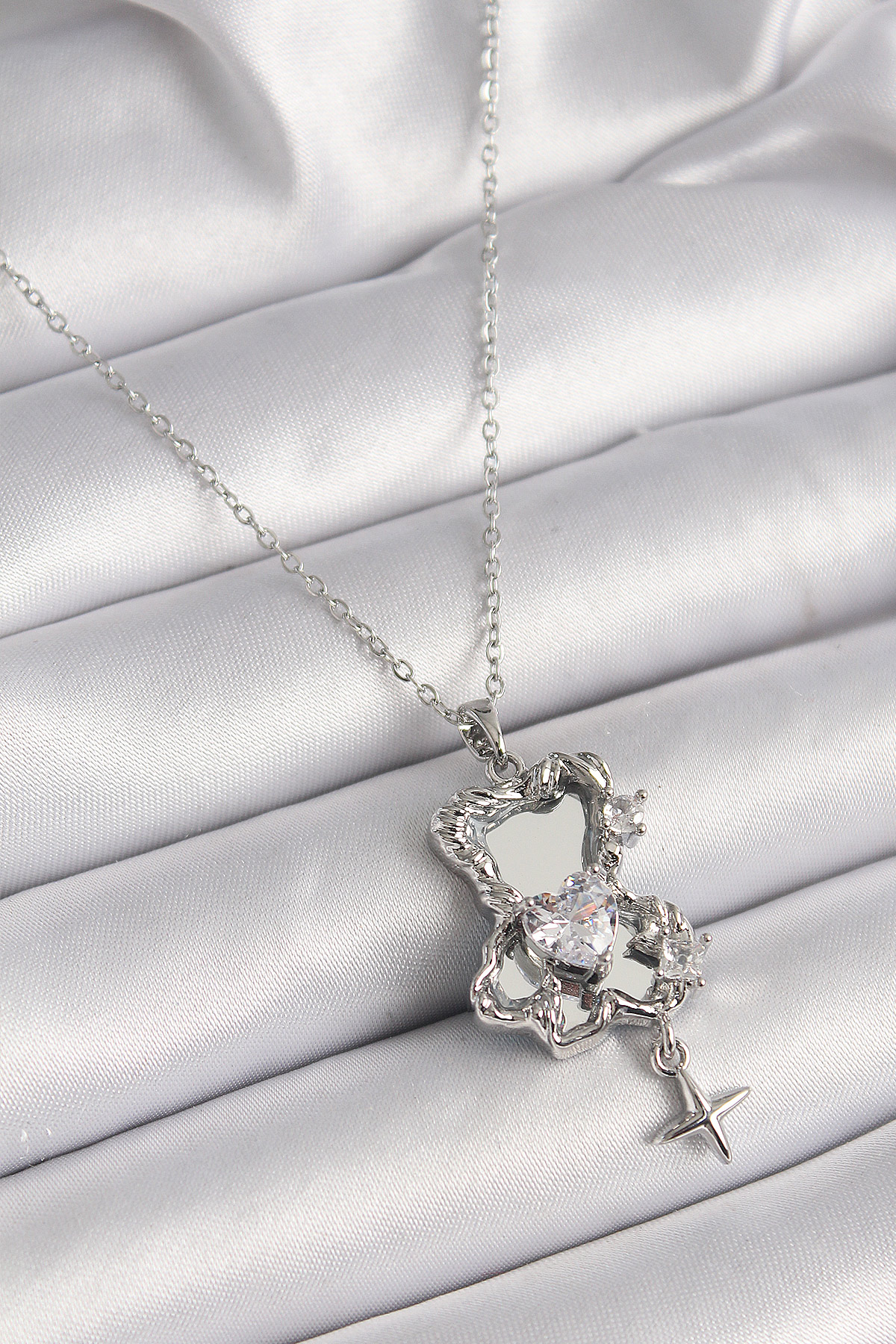 316L Çelik Gümüş Renk Ayna Ayıcık Model Zirkon Taşlı Kalp Detay Kadın Kolye BKO9627