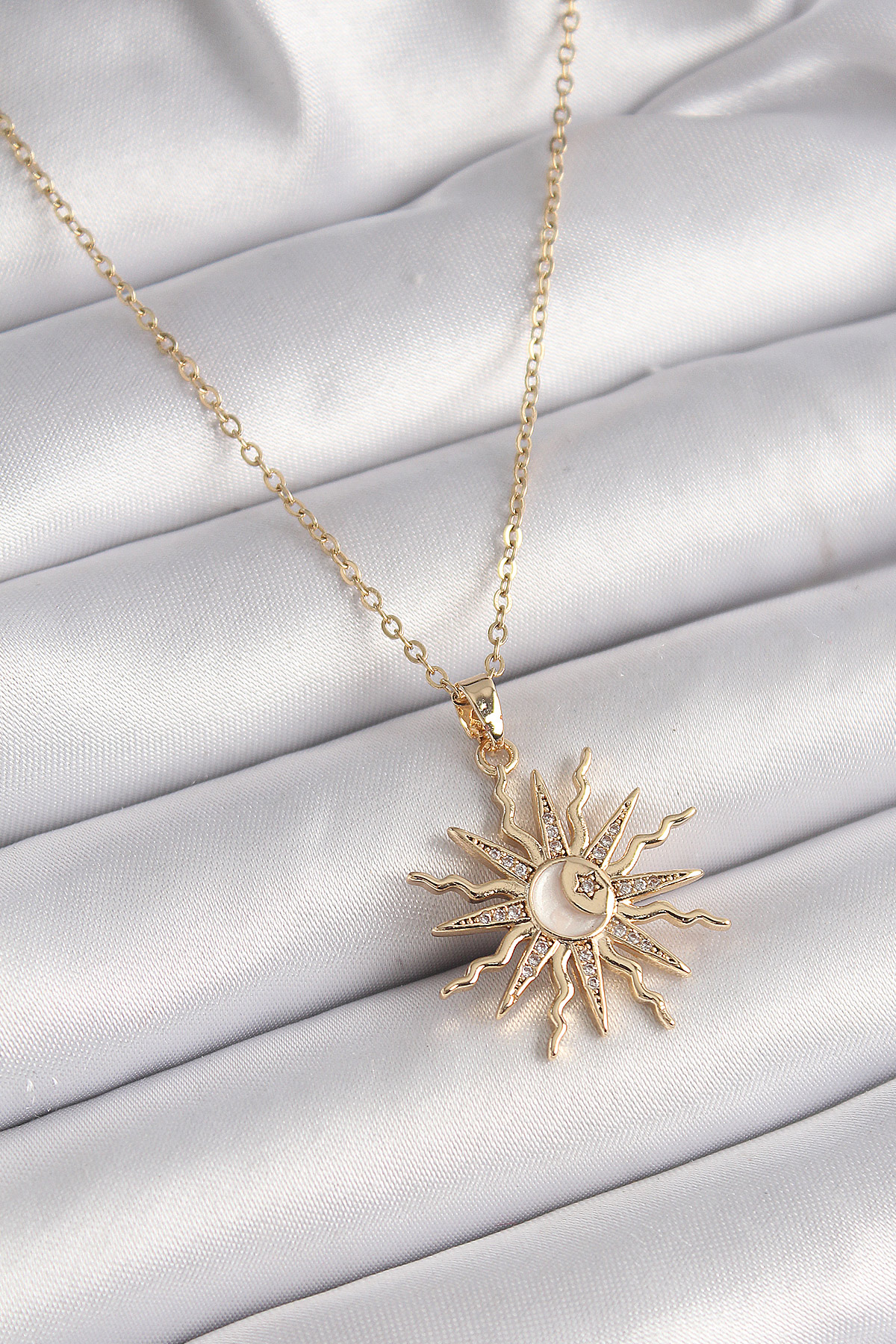 316L Çelik Gold Renk Zincir Renkli Zirkon Taşlı Sedefli Ay İşleme Detay Kadın Kolye BKO9630